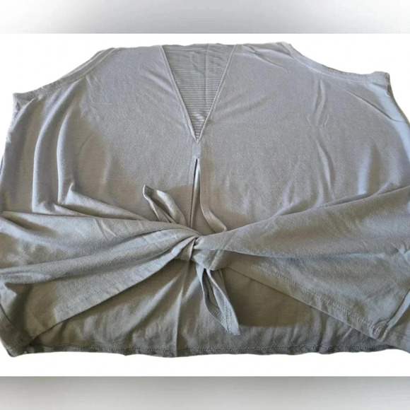 Old Navy, Size XL, Light Grey Active Tank - Picture 2 of 3